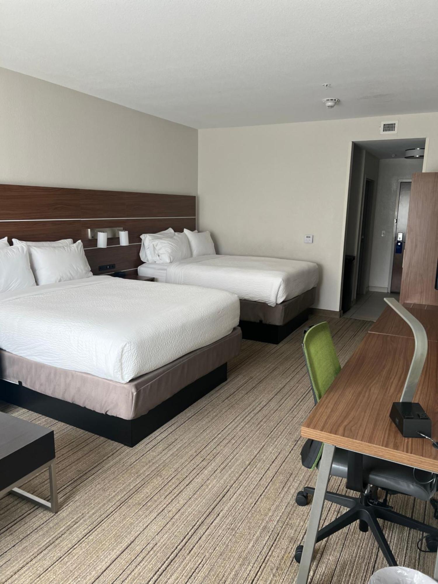 Holiday Inn Express & Suites Mobile - University Area By Ihg Екстер'єр фото