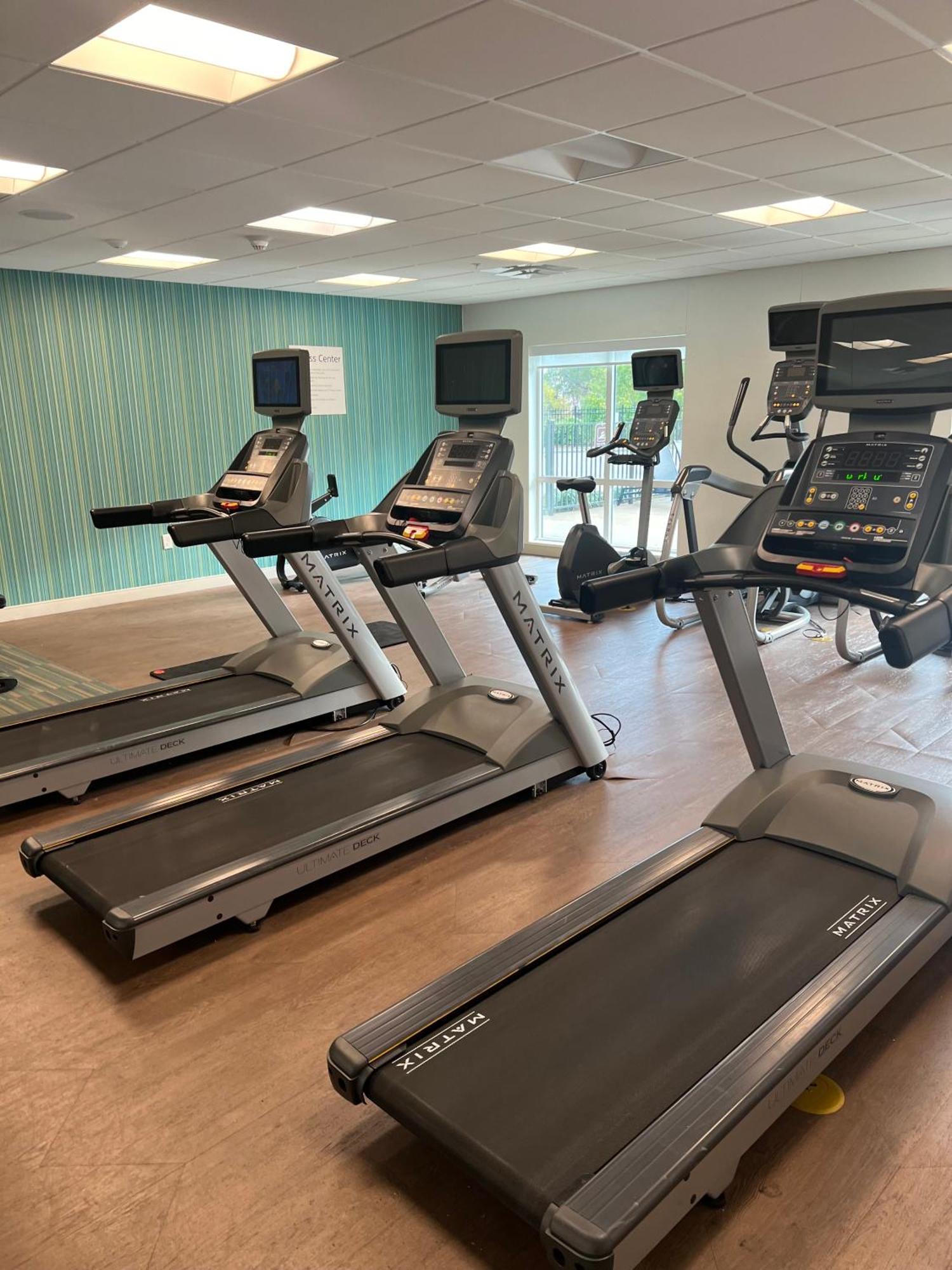 Holiday Inn Express & Suites Mobile - University Area By Ihg Екстер'єр фото