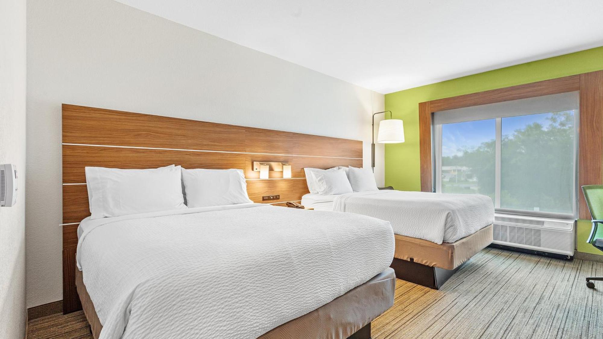 Holiday Inn Express & Suites Mobile - University Area By Ihg Екстер'єр фото