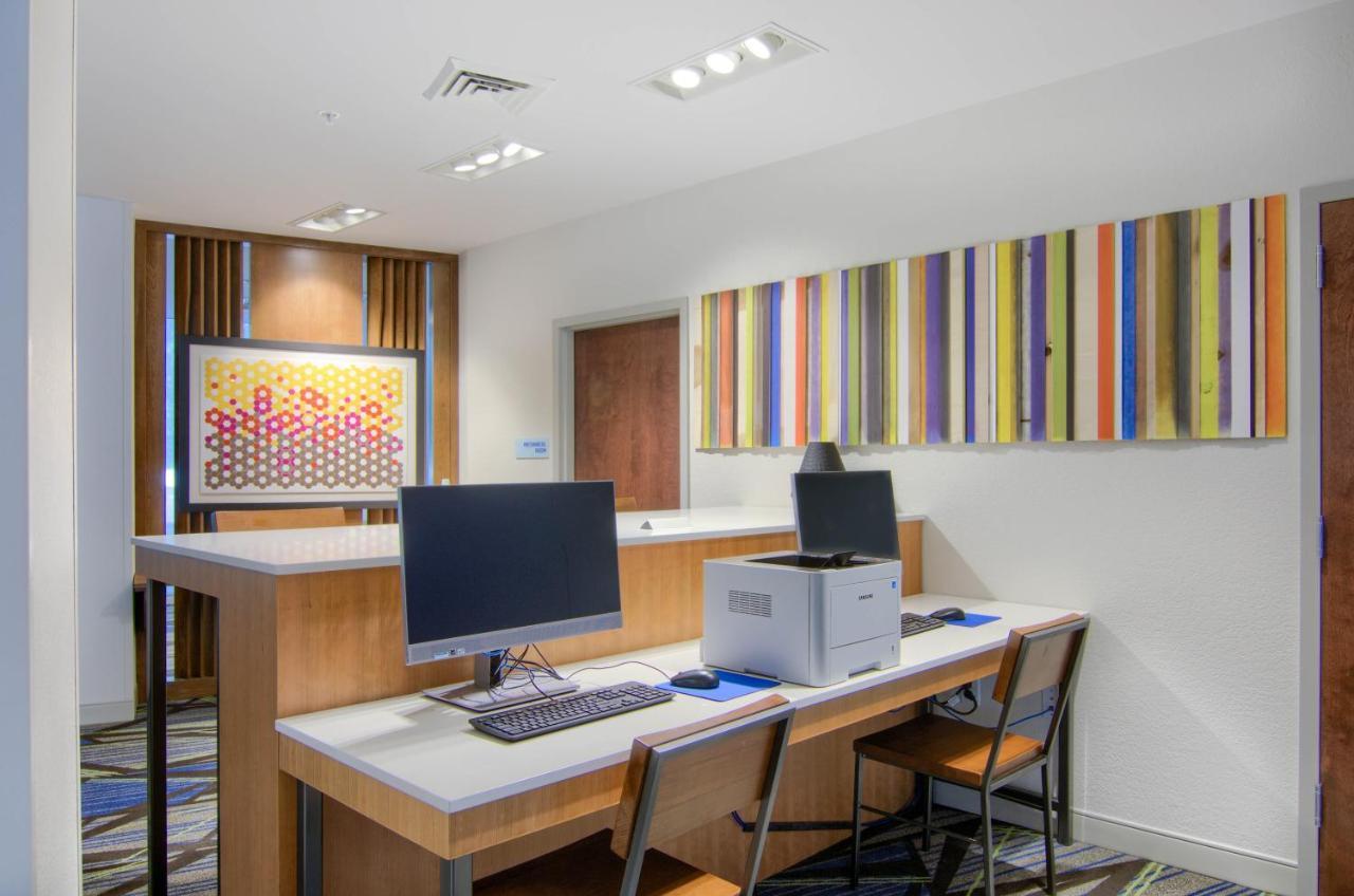 Holiday Inn Express & Suites Mobile - University Area By Ihg Екстер'єр фото