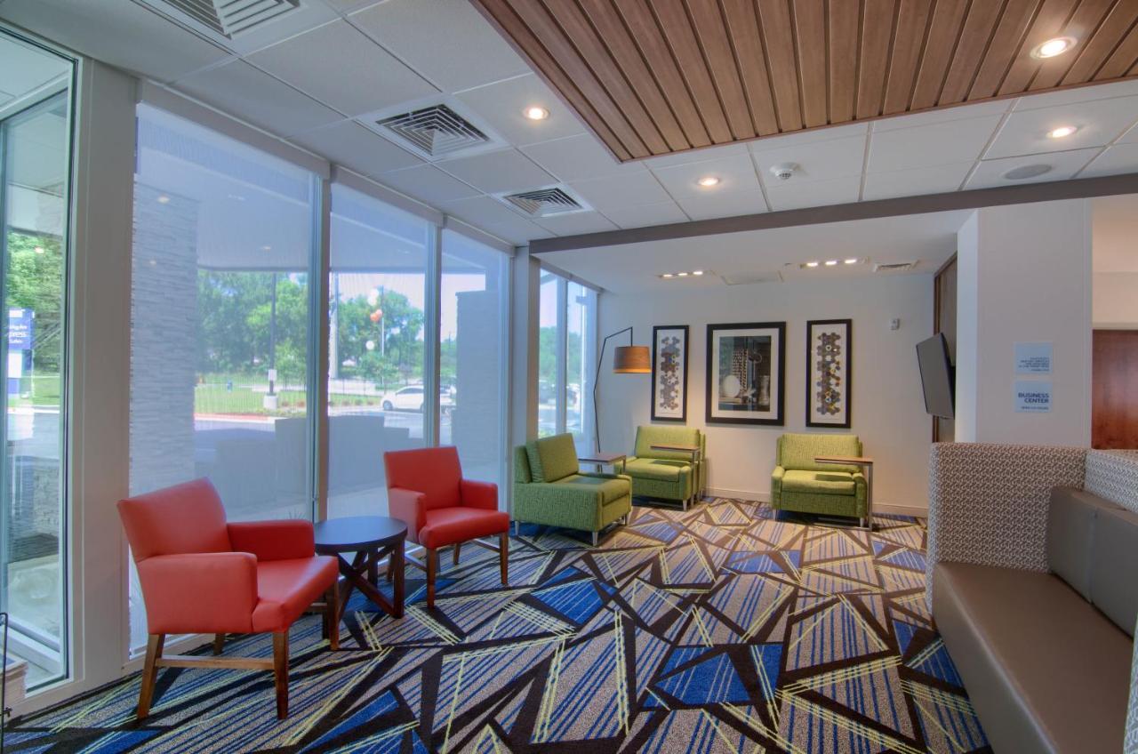 Holiday Inn Express & Suites Mobile - University Area By Ihg Екстер'єр фото